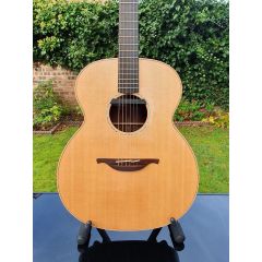 George Lowden Luthier 2002 Rio/Sitka O Style Electro Acoustic Guitar (Pre-Owned)