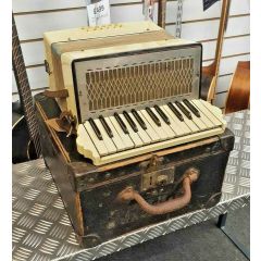 Vintage 12 Bass Piano Accordion - basically working but needs TLC (Pre-Owned)